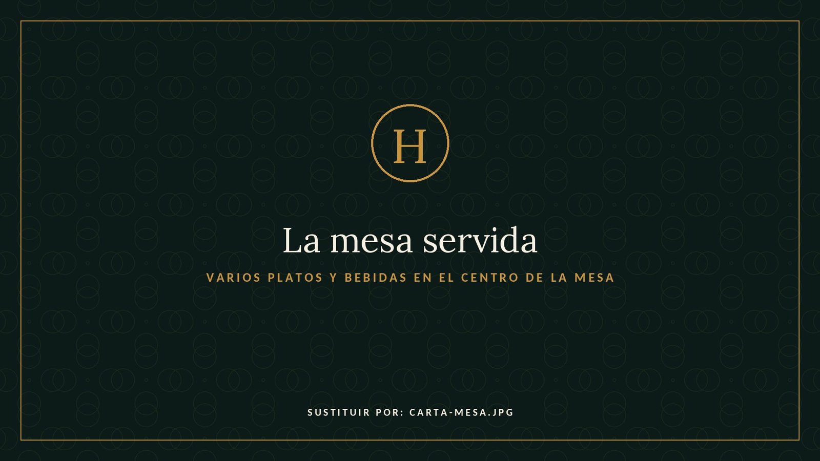 Mesa servida en Harold's con alitas, patatas ranch y limonada al bourbon