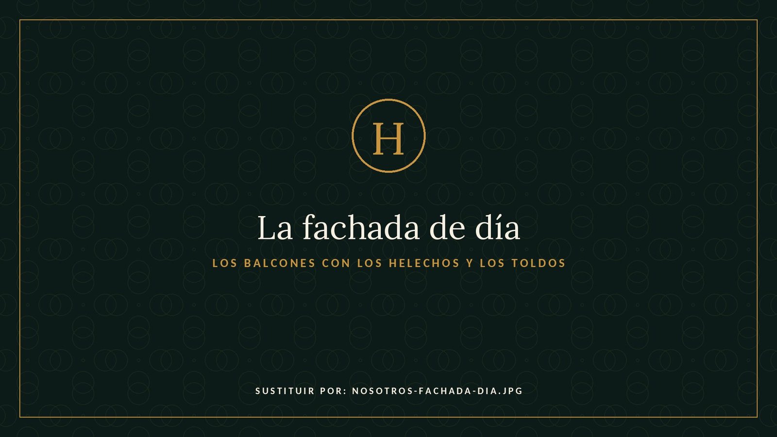 Fachada de Harold's Fried Chicken con sus tres balcones y helechos, Chamberí, Madrid